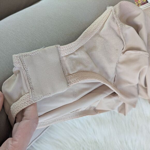 Miraclesuit® Sheer Underwire Bodybriefer Nude Beige shapewear 40DD bridal - Picture 3 of 7